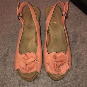 Flower Detail Rose Wedges